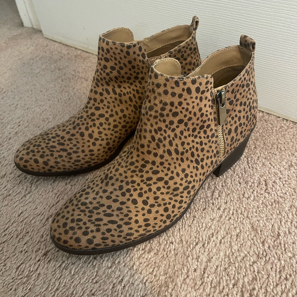 Eva & Zoe Women’s Leopard Print Ankle Boots Size 10 Booties Zip Up